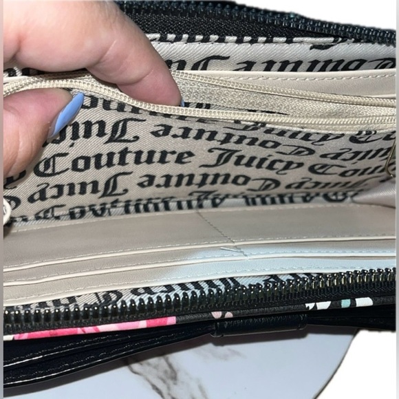 Juicy Couture ‘Pick Ur Petal’ Black  Wallet & Card Organizer, bow on front - Picture 8 of 13